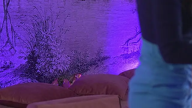 YamiraKim online show from December 2025 06:57:02 PM