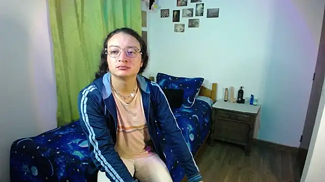 Snapshot of monkeywillwhite chatting on October 2025 03:03:02 AM monkeywillwhite online show from October 2025 03:03:02 AM