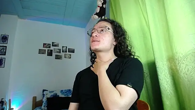 Snapshot of monkeywillwhite chatting on November 2025 05:18:01 PM monkeywillwhite online show from November 2025 05:18:01 PM