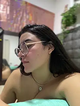 Snapshot of Lia_flowers chatting on January 2025 05:34:02 AM Lia flowers online show from January 2025 05:34:02 AM