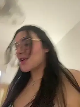Snapshot of Lia_flowers chatting on January 2025 11:00:02 PM Lia flowers online show from January 2025 11:00:02 PM