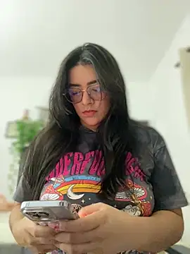 Snapshot of Lia_flowers chatting on February 2025 11:43:01 PM Lia flowers online show from February 2025 11:43:01 PM