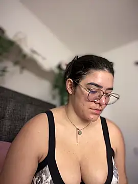 Snapshot of Lia_flowers chatting on March 2025 11:00:02 PM Lia flowers online show from March 2025 11:00:02 PM