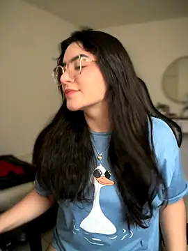 Snapshot of Lia_flowers chatting on October 2025 08:15:02 PM Lia flowers online show from October 2025 08:15:02 PM