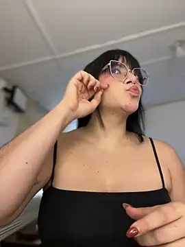 Lia flowers online show from March 2026 10:36:01 PM