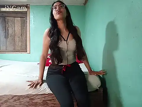 Sandy hot2000 online show from March 2025 02:34:02 PM