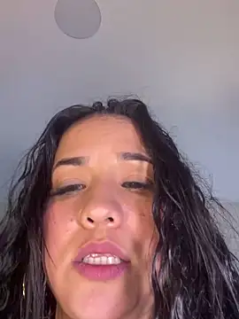 Snapshot of SalomeMartinesss chatting on February 2025 12:19:02 AM SalomeMartinesss online show from February 2025 12:19:02 AM