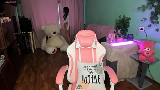 Snapshot of Queen_baby chatting on October 2025 01:39:02 AM Queen baby online show from October 2025 01:39:02 AM