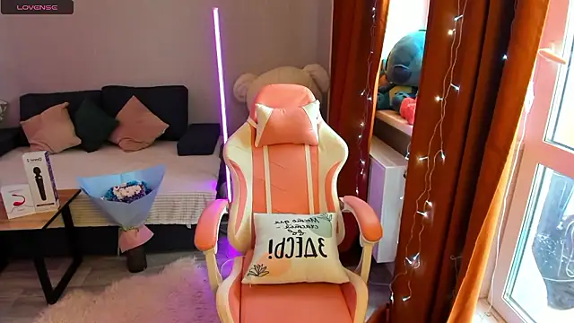 Snapshot of Queen_baby chatting on January 2026 06:40:01 AM Queen baby online show from January 2026 06:40:01 AM