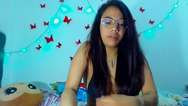 Snapshot of AmaraRoberts420 chatting on December 2024 03:40:01 AM AmaraRoberts420 online show from December 2024 03:40:01 AM
