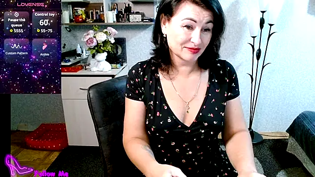 Snapshot of BeatriksS chatting on September 2025 03:50:02 PM BeatriksS online show from September 2025 03:50:02 PM