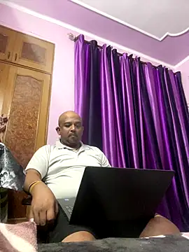 Dick 6inches online show from October 2025 03:33:02 PM