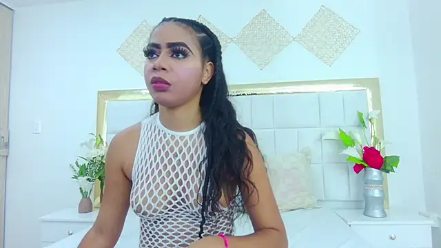 Snapshot of Tyra_Kane chatting on January 2025 03:53:01 AM Tyra Kane online show from January 2025 03:53:01 AM