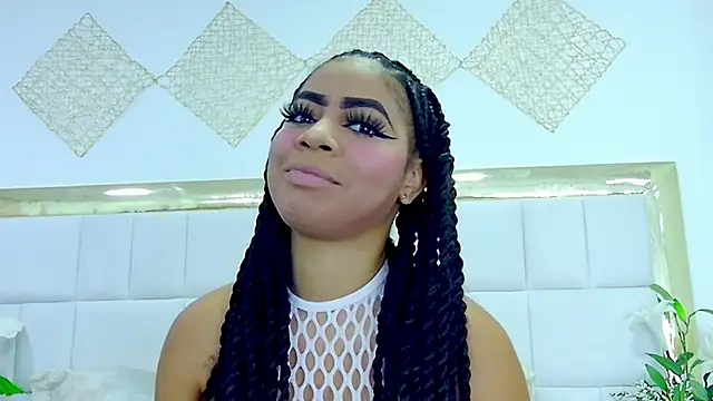 Snapshot of Tyra_Kane chatting on February 2025 04:24:02 AM Tyra Kane online show from February 2025 04:24:02 AM