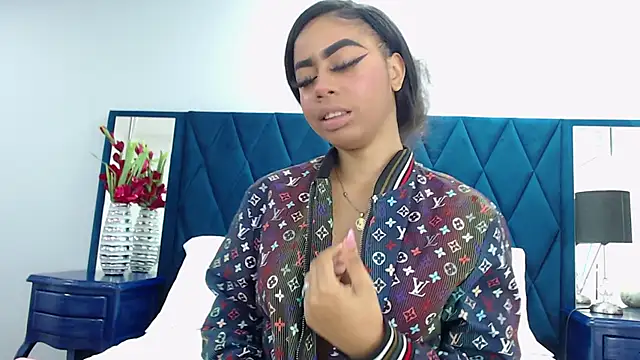 Snapshot of Tyra_Kane chatting on March 2025 07:41:01 AM Tyra Kane online show from March 2025 07:41:01 AM