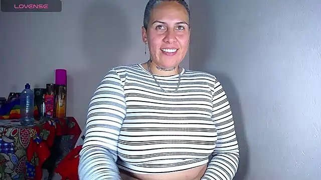 Snapshot of Yessi_rousse chatting on December 2024 11:49:01 PM Yessi rousse online show from December 2024 11:49:01 PM