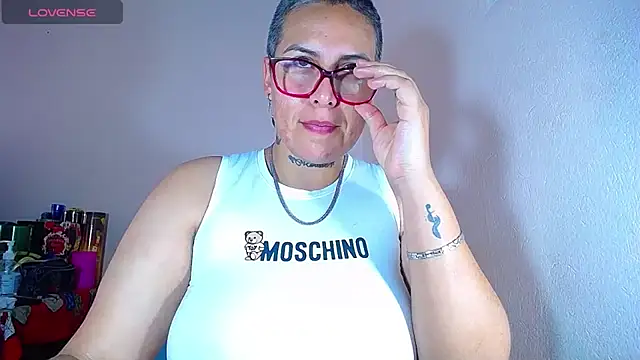 Snapshot of Yessi_rousse chatting on December 2024 04:14:02 PM Yessi rousse online show from December 2024 04:14:02 PM