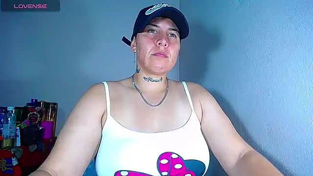 Snapshot of Yessi_rousse chatting on December 2024 12:50:01 AM Yessi rousse online show from December 2024 12:50:01 AM