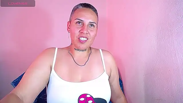 Snapshot of Yessi_rousse chatting on January 2025 08:49:01 PM Yessi rousse online show from January 2025 08:49:01 PM