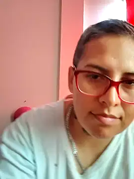 Snapshot of Yessi_rousse chatting on February 2025 06:23:01 AM Yessi rousse online show from February 2025 06:23:01 AM