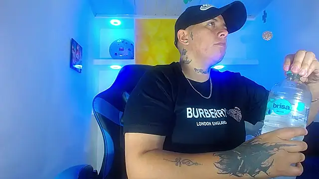 Snapshot of Yessi_rousse chatting on March 2025 06:51:01 PM Yessi rousse online show from March 2025 06:51:01 PM