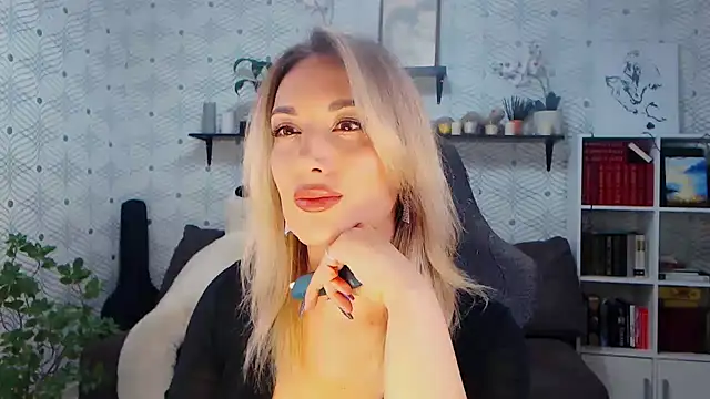 MillaXQueen online show from May 2026 11:17:01 AM