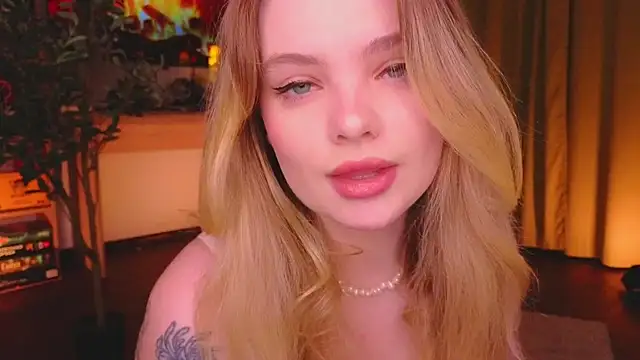 Snapshot of Hottie_Jane chatting on October 2025 07:45:01 PM Hottie Jane online show from October 2025 07:45:01 PM