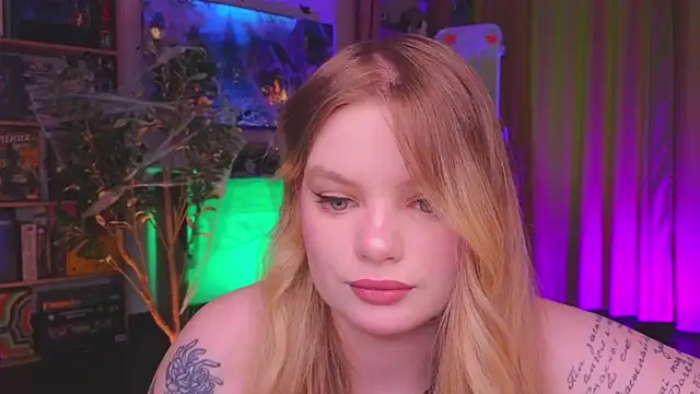 Snapshot of Hottie_Jane chatting on October 2025 09:28:01 AM Hottie Jane online show from October 2025 09:28:01 AM