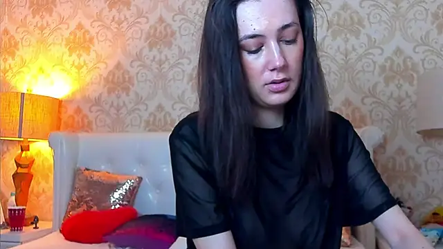 JuliaHunts online show from June 2026 11:15:02 AM