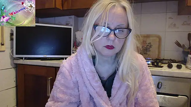 Snapshot of martachatte chatting on December 2025 06:12:02 AM martachatte online show from December 2025 06:12:02 AM