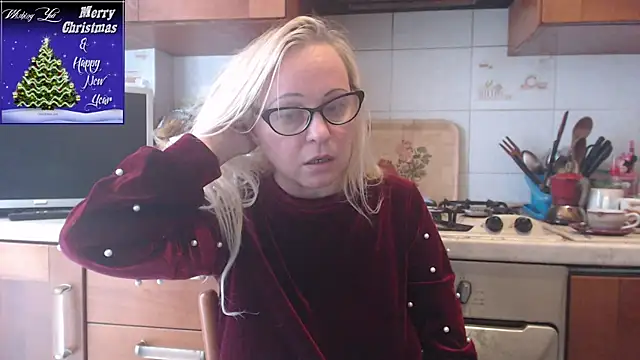 Snapshot of martachatte chatting on December 2025 09:36:02 AM martachatte online show from December 2025 09:36:02 AM