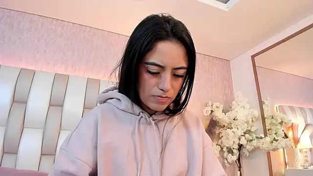 Snapshot of Rebeca_jones chatting on December 2024 02:16:02 PM Rebeca jones online show from December 2024 02:16:02 PM