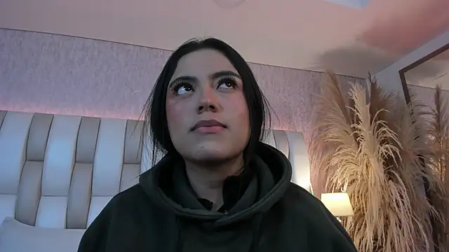 Rebeca jones online show from April 2026 12:21:02 PM