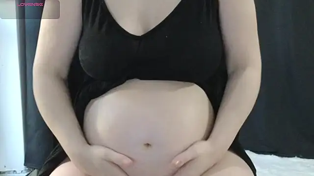 Mia G0ld online show from April 2026 06:46:02 PM