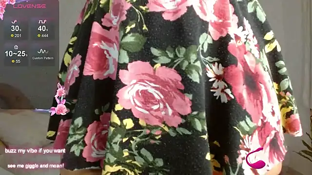 Snapshot of Nayade chatting on September 2025 11:39:02 PM Nayade online show from September 2025 11:39:02 PM