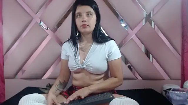Snapshot of nathaly_low1 chatting on February 2025 08:55:02 AM nathaly low1 online show from February 2025 08:55:02 AM