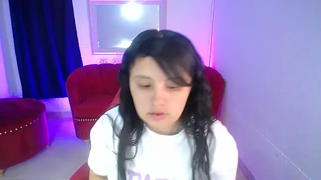 nathaly low1 online show from June 2026 12:20:01 PM