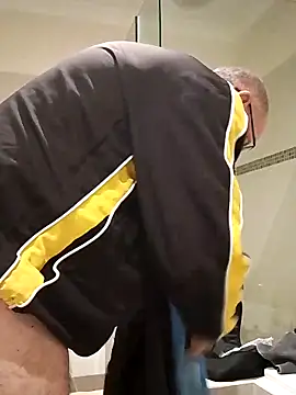 stiffandlubedxh online show from December 2025 09:22:02 PM