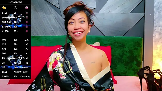 Snapshot of ElyaQuinn chatting on October 2025 07:06:01 AM ElyaQuinn online show from October 2025 07:06:01 AM