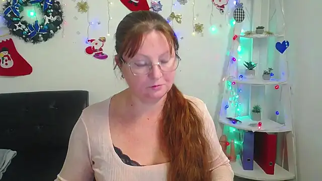 Snapshot of VanessaHotts chatting on January 2025 12:09:02 PM VanessaHotts online show from January 2025 12:09:02 PM