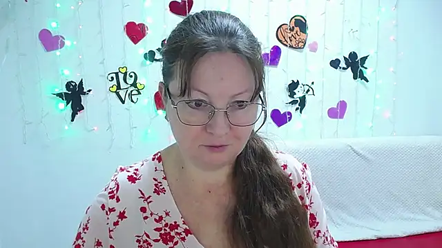 Snapshot of VanessaHotts chatting on January 2025 06:24:02 AM VanessaHotts online show from January 2025 06:24:02 AM