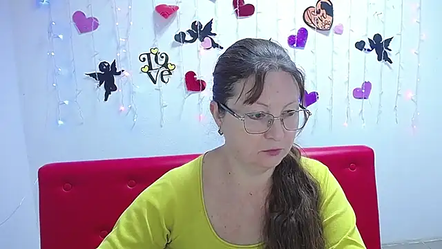 Snapshot of VanessaHotts chatting on February 2025 06:01:02 AM VanessaHotts online show from February 2025 06:01:02 AM