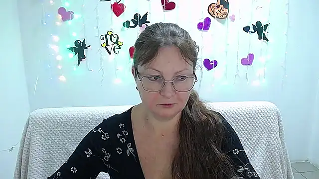 Snapshot of VanessaHotts chatting on February 2025 12:38:02 PM VanessaHotts online show from February 2025 12:38:02 PM