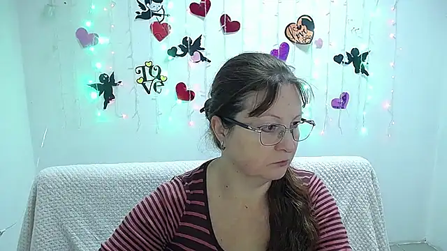 Snapshot of VanessaHotts chatting on February 2025 06:00:01 AM VanessaHotts online show from February 2025 06:00:01 AM