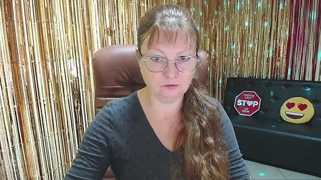Snapshot of VanessaHotts chatting on September 2025 05:09:02 AM VanessaHotts online show from September 2025 05:09:02 AM