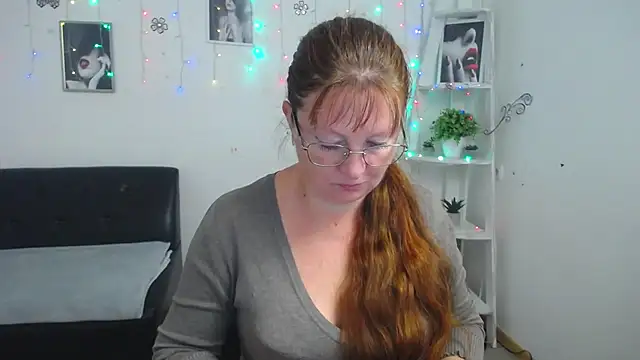 Snapshot of VanessaHotts chatting on September 2025 05:08:01 AM VanessaHotts online show from September 2025 05:08:01 AM