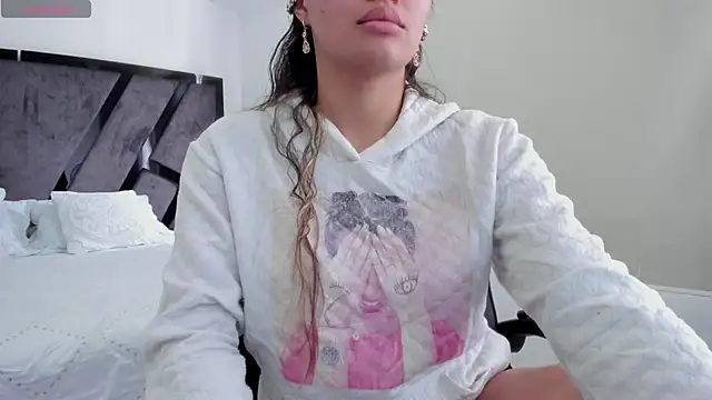 AnnieAndStefan online show from November 2025 02:28:01 PM