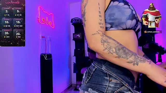 miss kitty online show from May 2026 11:43:02 PM
