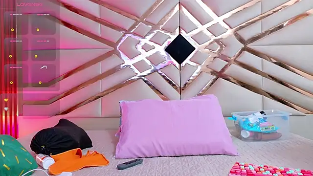 naughty ebonyy online show from October 2025 02:54:01 AM