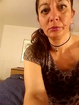 Snapshot of AnyaBest chatting on January 2025 08:10:02 AM AnyaBest online show from January 2025 08:10:02 AM